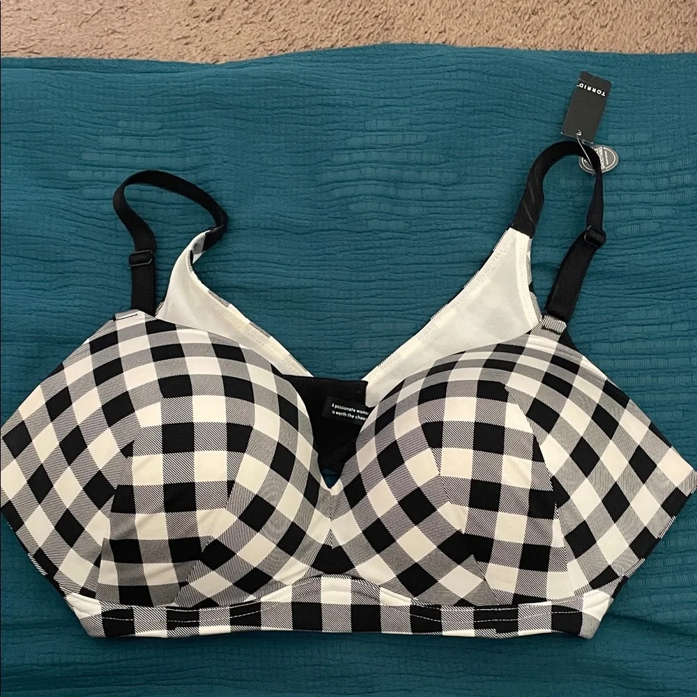 Torrid 40DD Black & White Bra - Picture 1 of 6